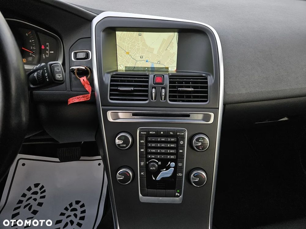 Volvo XC 60 D3 Momentum - 25