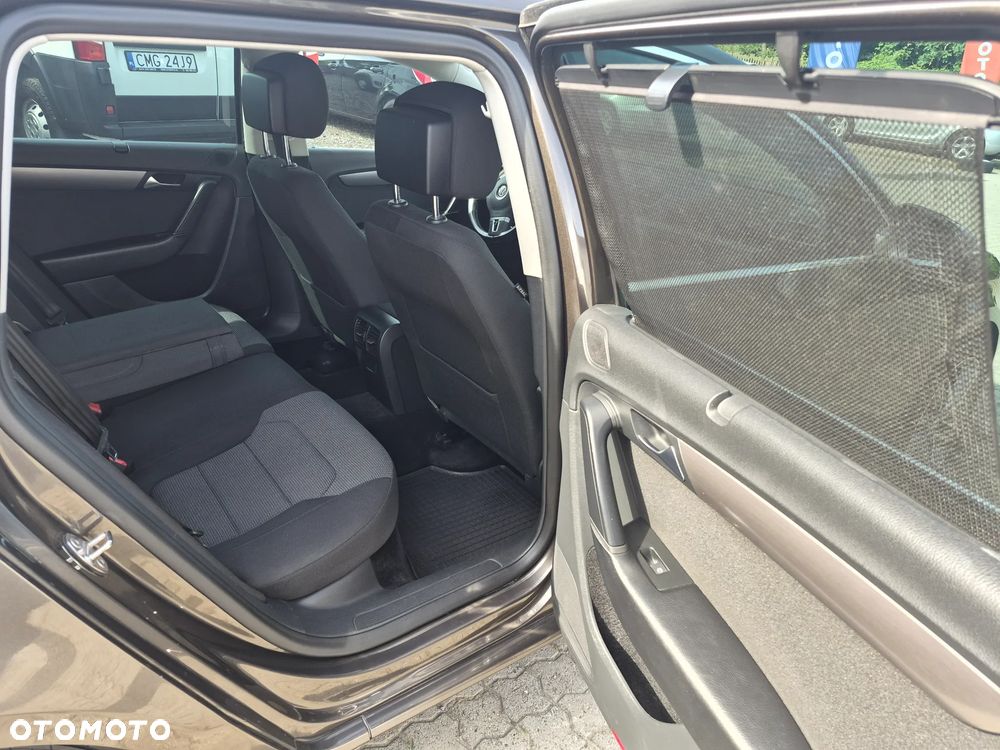 Volkswagen Passat - 21