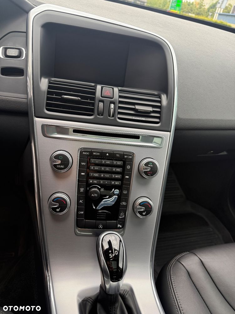 Volvo XC 60 D4 AWD Summum - 9