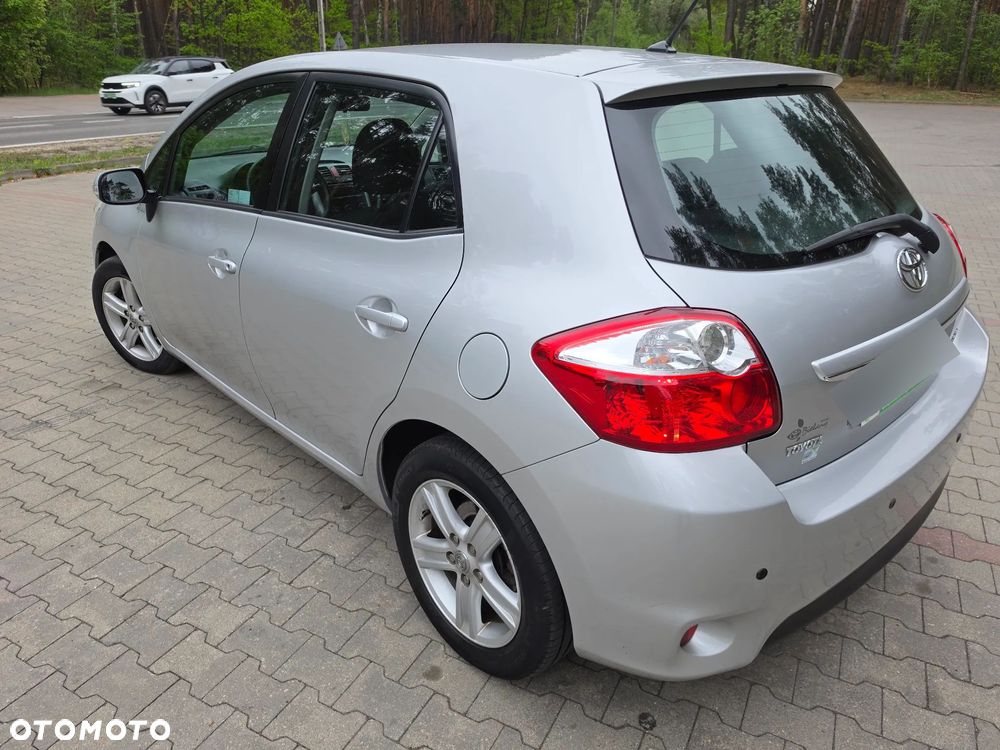Toyota Auris 1.6 Luna - 9