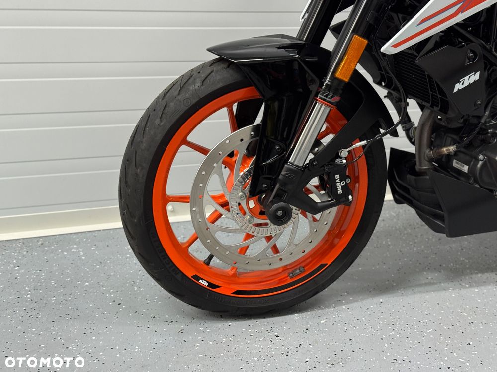 KTM Duke - 19