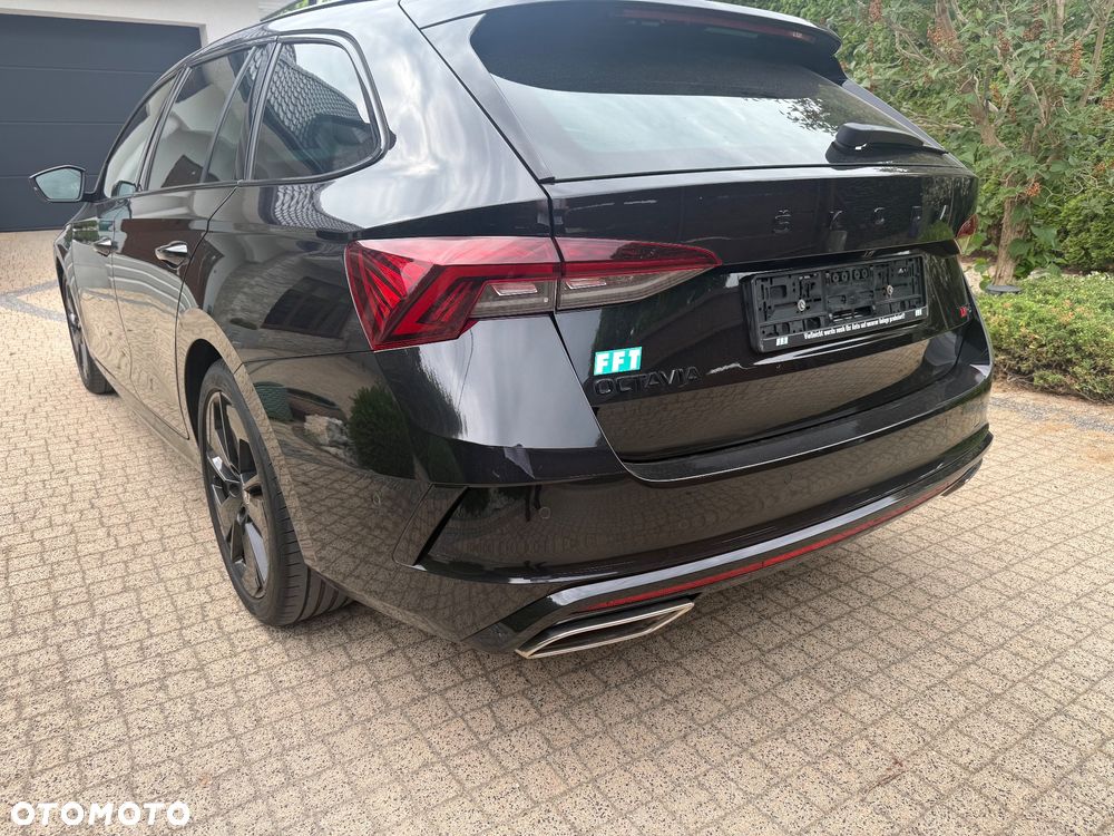 Skoda Octavia 2.0 TDI DSG RS - 33