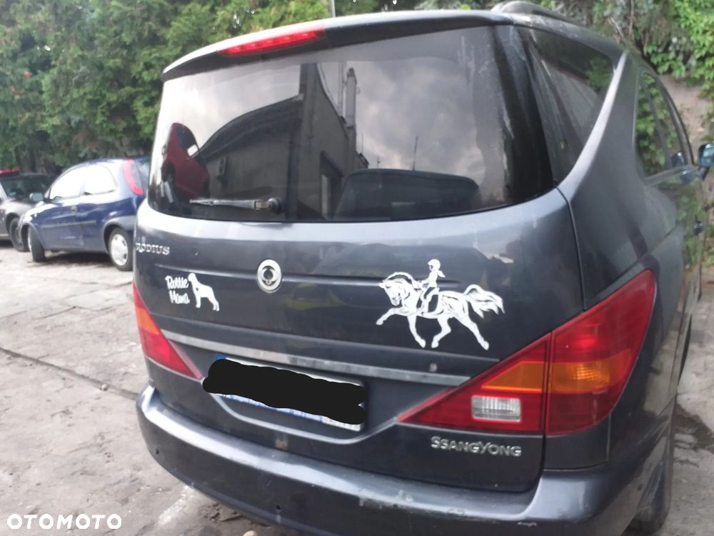 Auto na części - SSangyoung Rodius 165 diesel Silnik Skrzynia Drzwi Maska Klapa Błotnik Zderzak Lampa Szyba Klamka Lusterko Deska Kokpit - 8