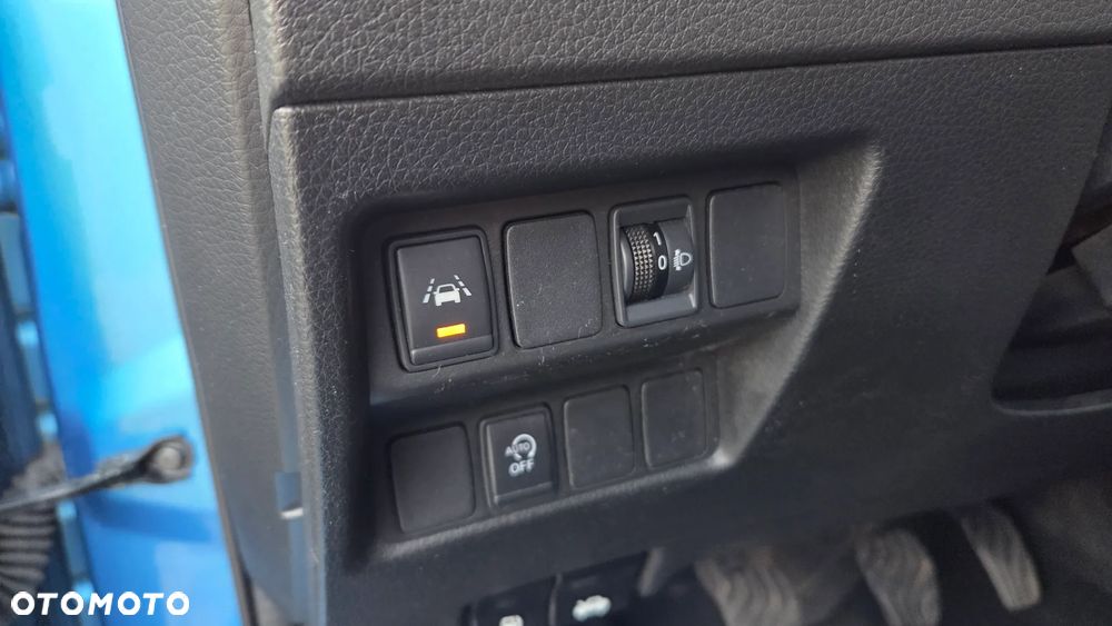 Nissan Qashqai 1.3 DIG-T N-CONNECTA - 18