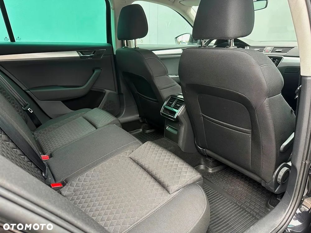 Skoda Superb 2.0 TSI Ambition DSG - 25