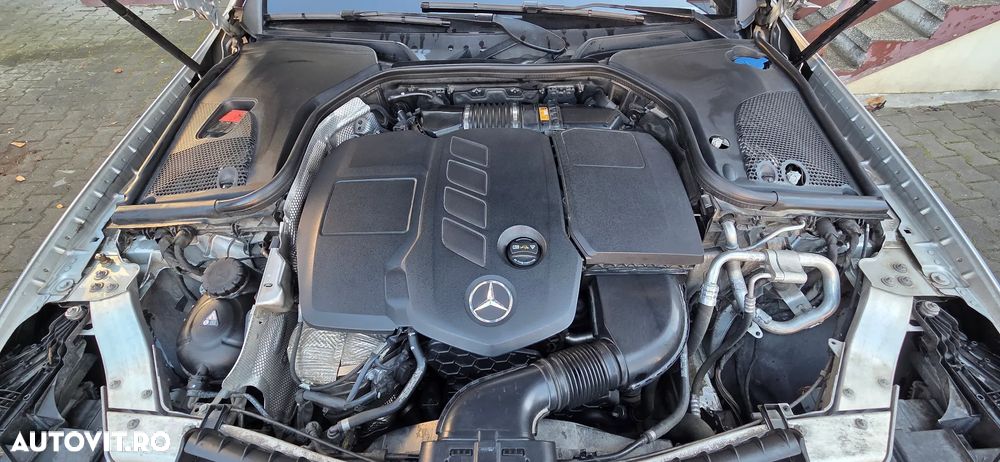 Mercedes-Benz E 220 d 4MATIC Aut. - 26