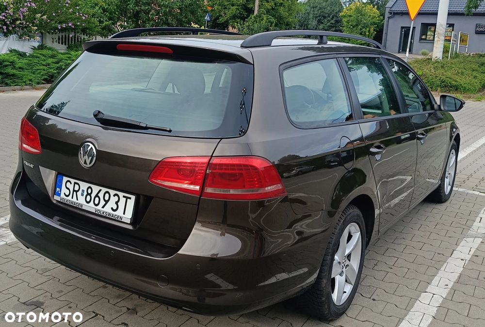 Volkswagen Passat - 4