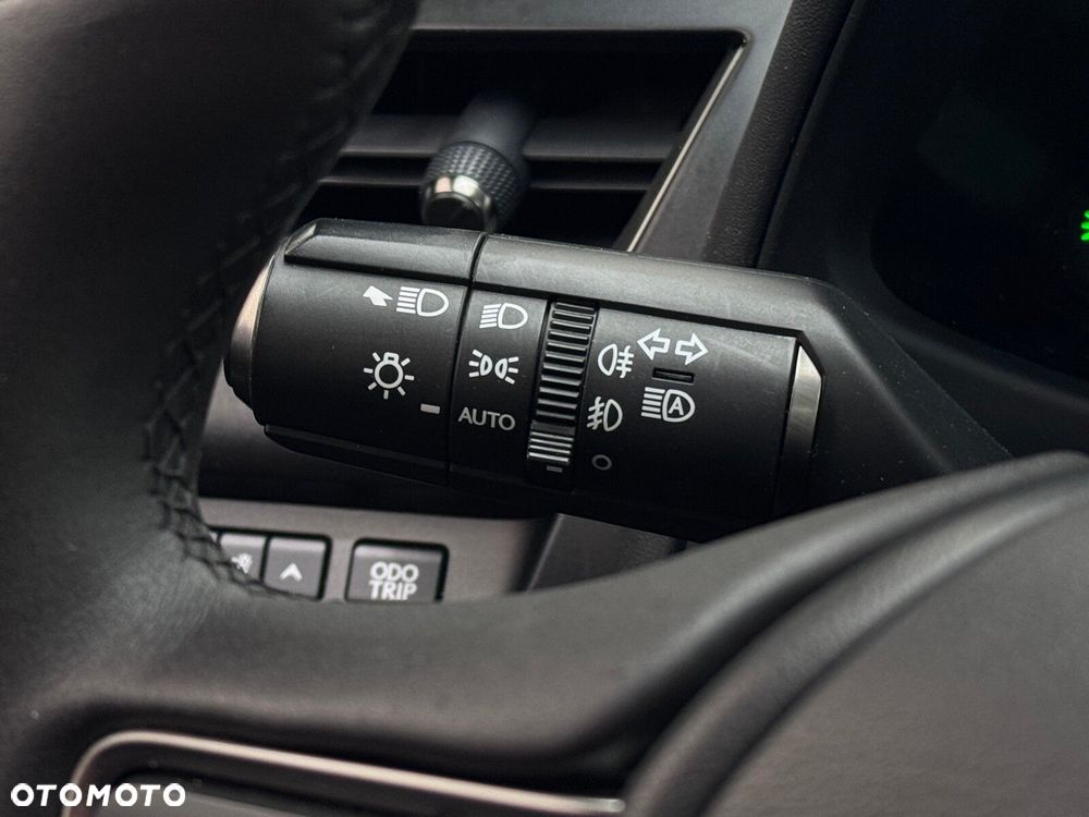 Lexus UX - 21
