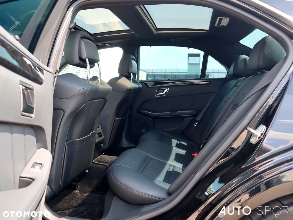 Mercedes-Benz Klasa E 63 AMG AMG Speedshift 7G-MCT - 39