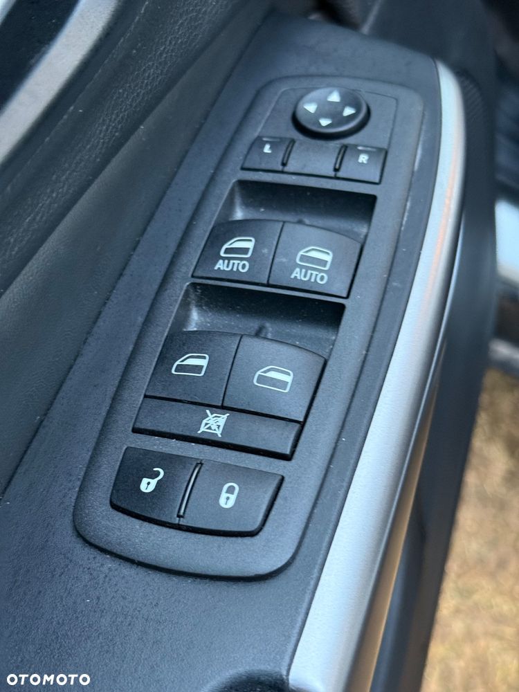 Jeep Cherokee - 10