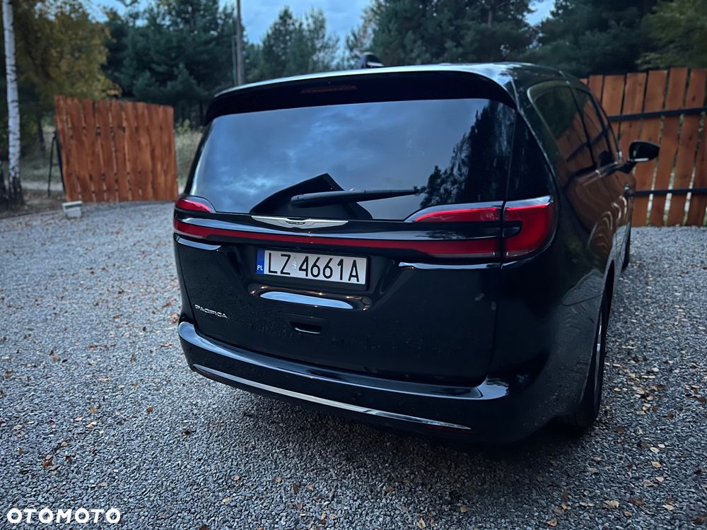 Chrysler Pacifica - 17