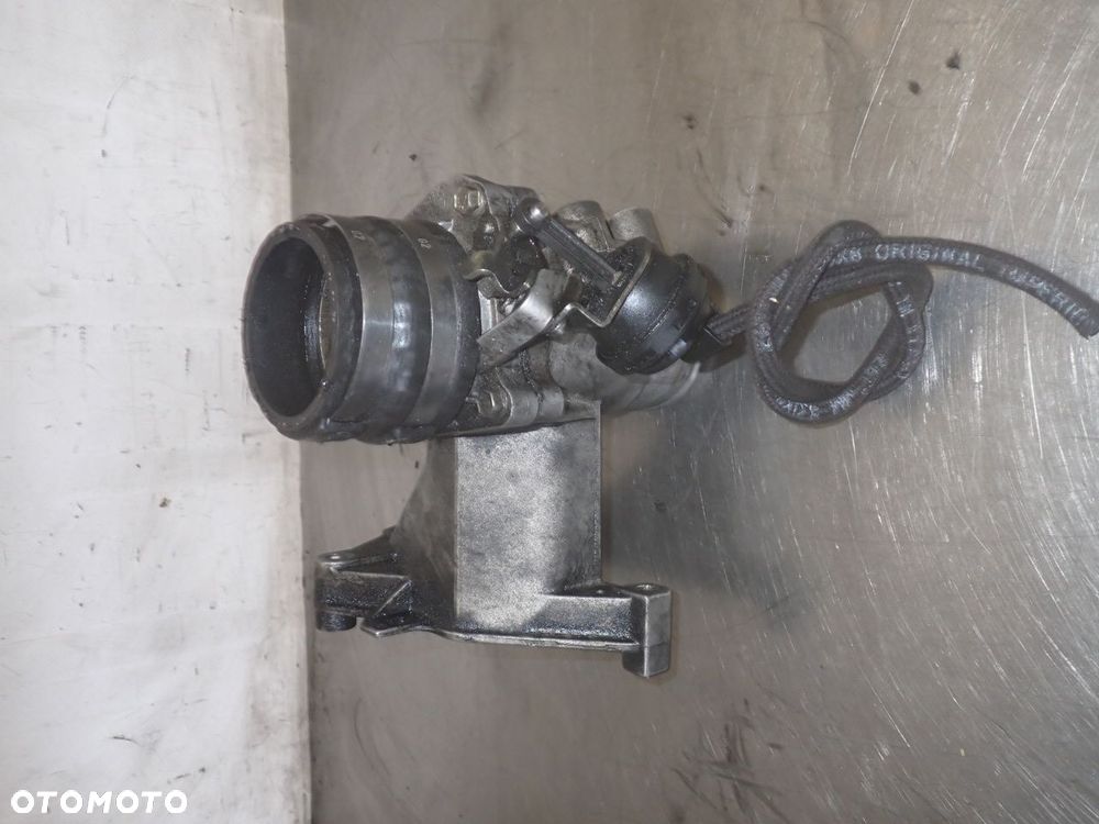 PRZEPUSTNICA Z PODSTAWĄ I EGR RENAULT LAGUNA 2.2 8200276591   -8200294794 - 8