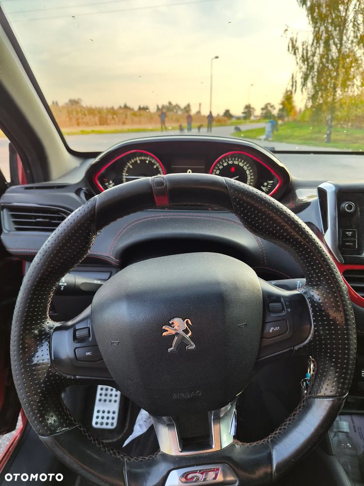 Peugeot 208 1.6 THP GTi - 9