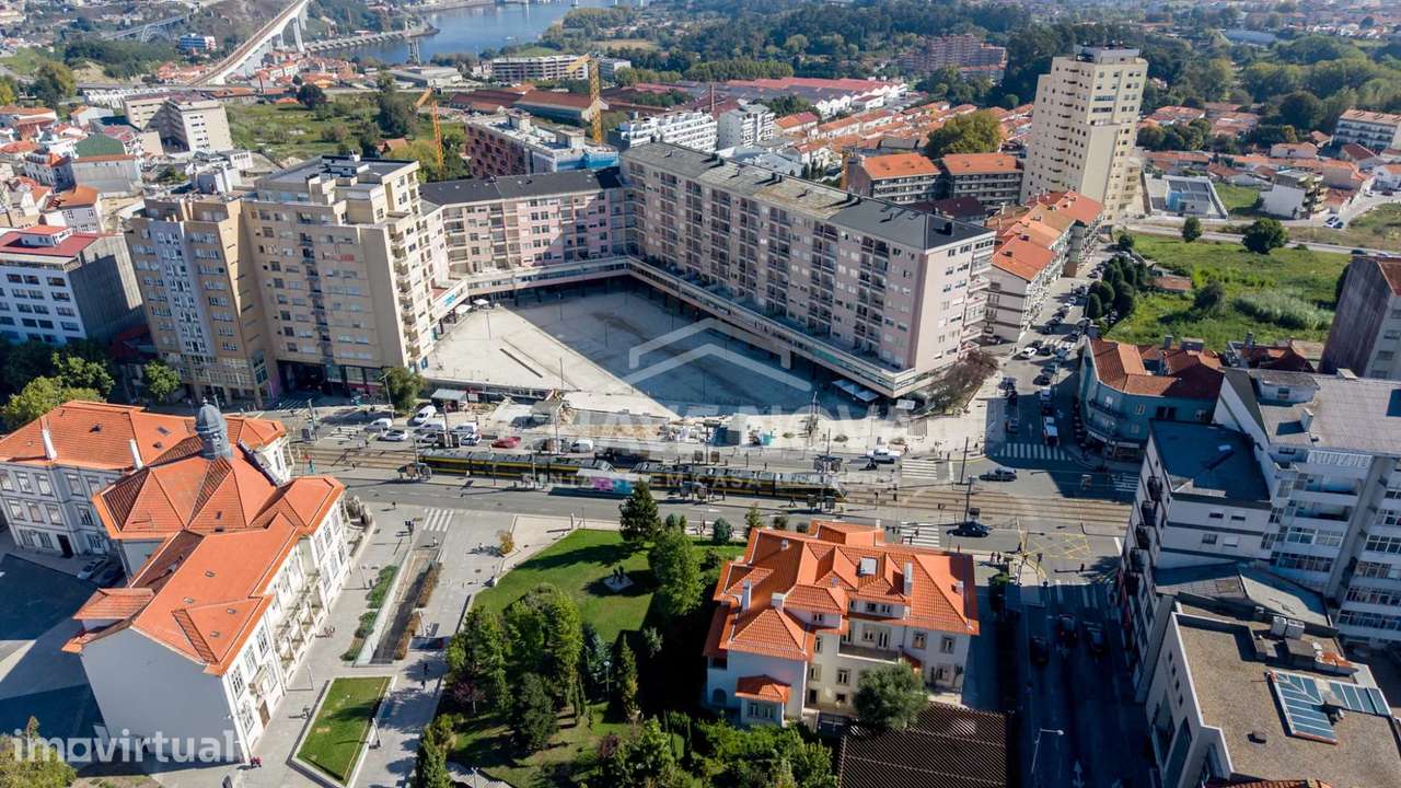 Loja/Escritório Remodelado Centro de Gaia (Avª da República) - Grande imagem: 5/36