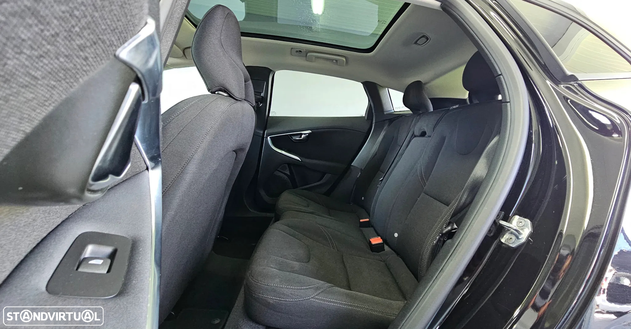 Volvo V40 Cross Country 2.0 D3 Kinetic - 18