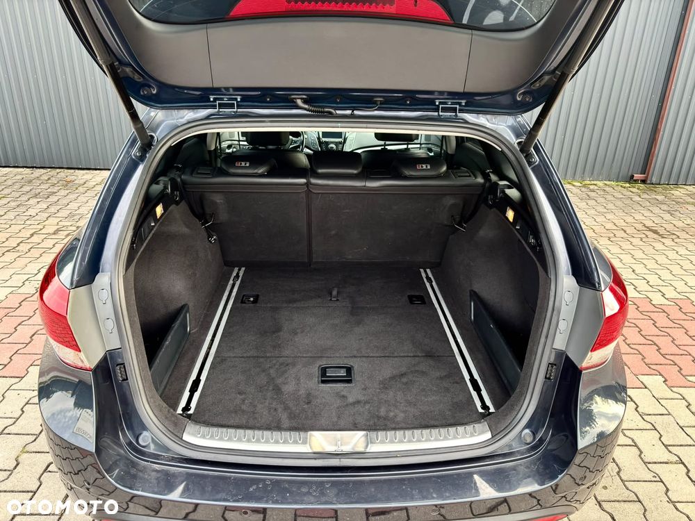 Hyundai i40 Kombi 1.7 CRDi DCT Premium - 25