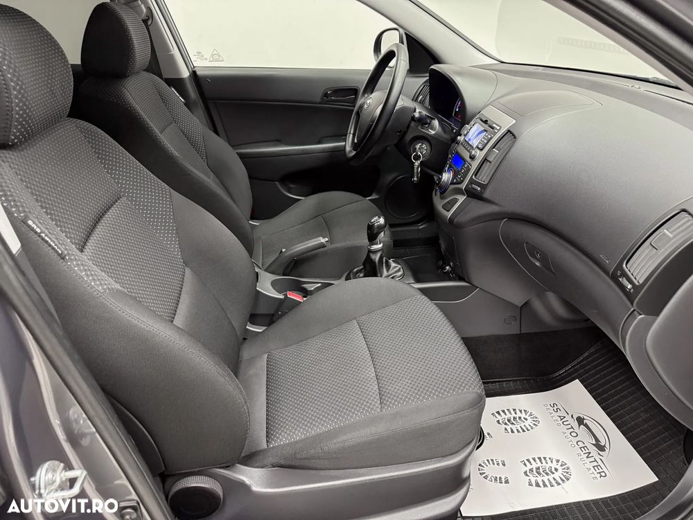 Hyundai i30 CW 1.4 GL Classic - 14