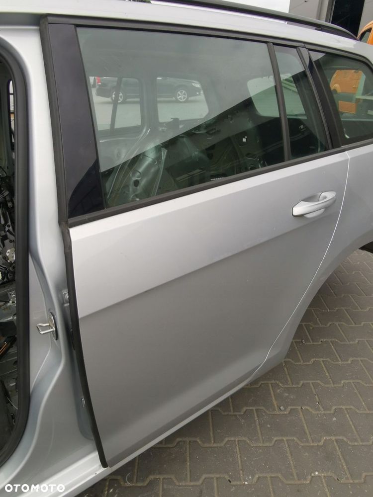 VW GOLF VII KOMBI DRZWI LEWE LEWY TYLNE TYŁ A7W