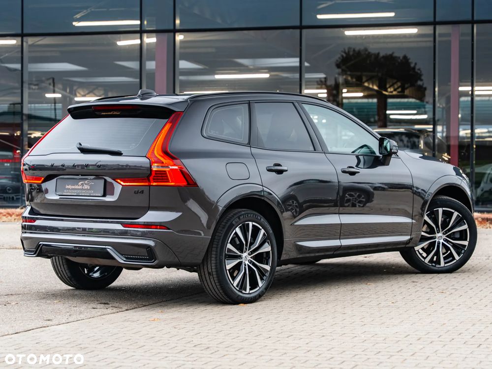 Volvo XC 60 B4 B Plus Dark - 13