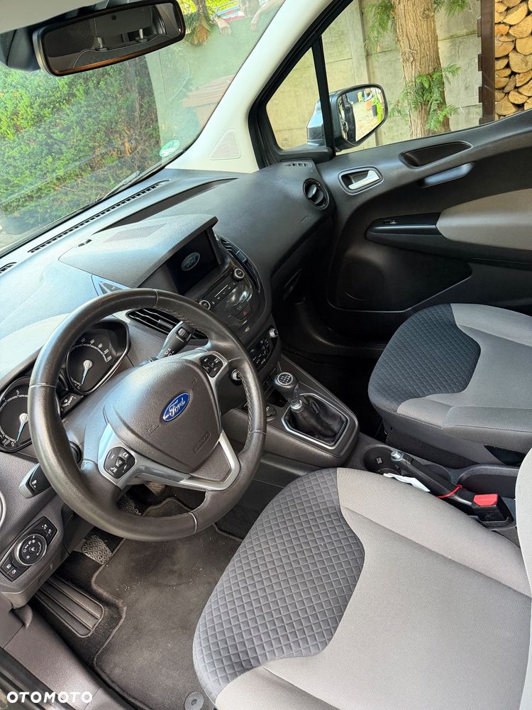 Ford Tourneo Courier 1.0 EcoBoost Titanium - 6