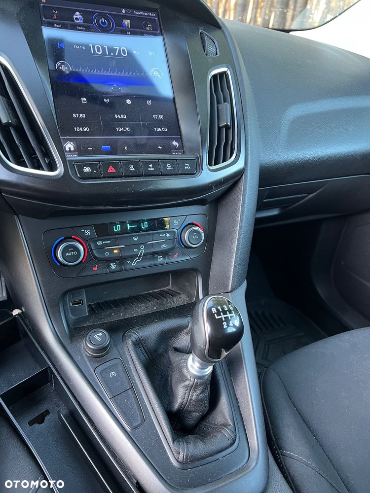 Ford Focus 1.0 EcoBoost Active - 10