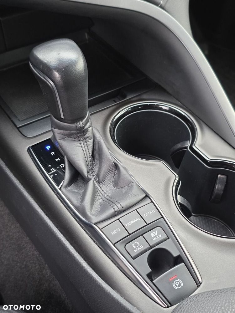 Toyota Camry 2.5 Hybrid Prestige CVT - 22