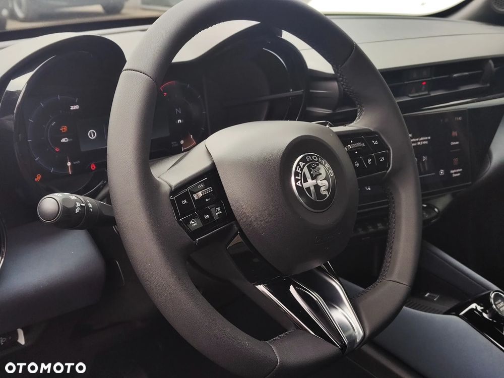 Alfa Romeo Junior 1.2 mHEV Ibrida eDCT - 14