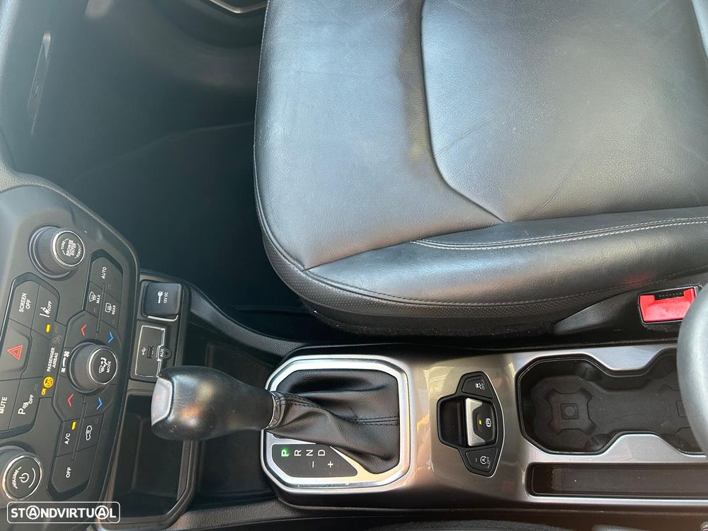 Jeep Renegade 1.3 T Longitude DCT - 12