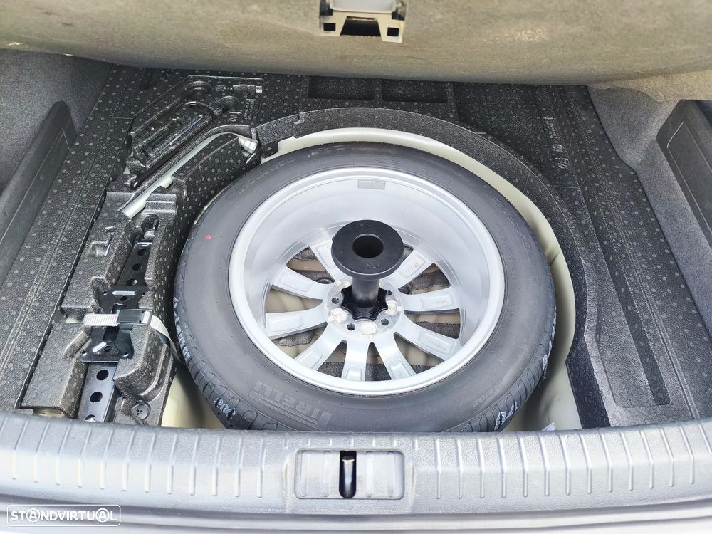 VW Passat 1.6 TDI Highline DSG - 17