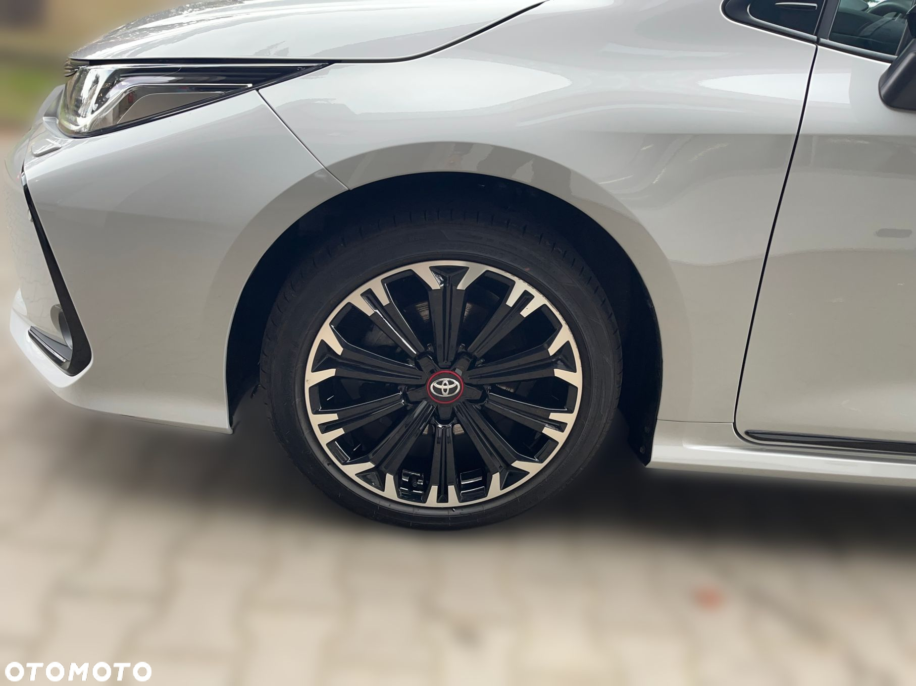 Toyota Corolla 1.8 Hybrid GR Sport - 10