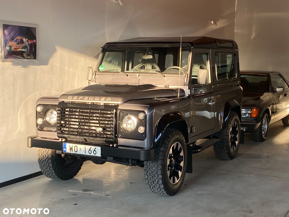 Land Rover Defender - 16