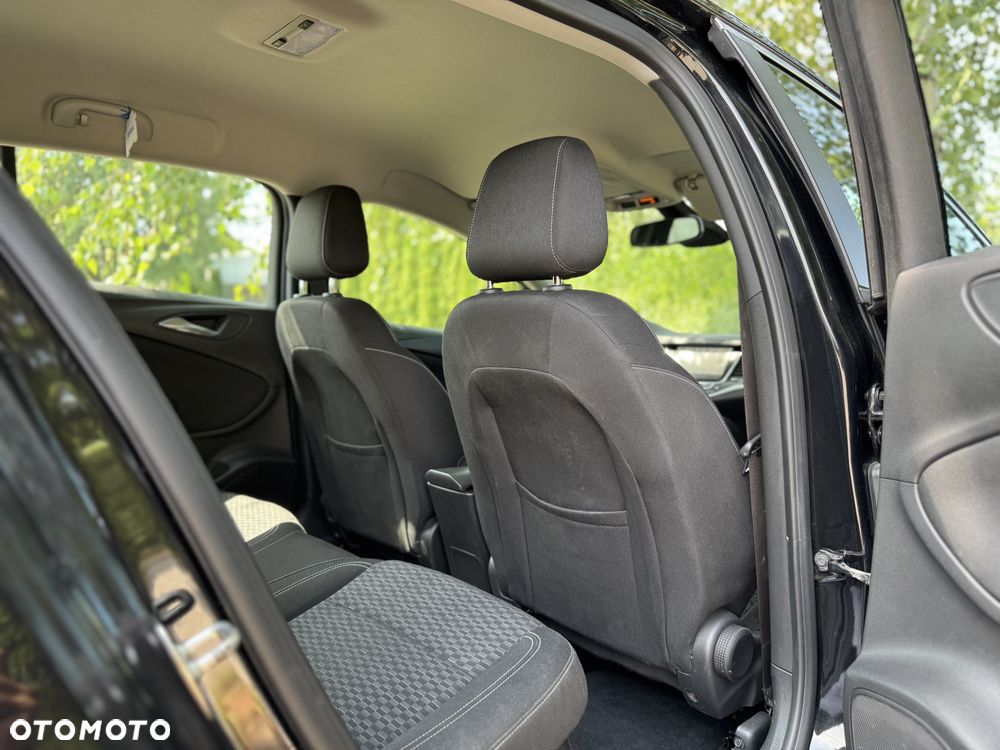 Opel Astra 1.6 CDTI Dynamic S&S - 32