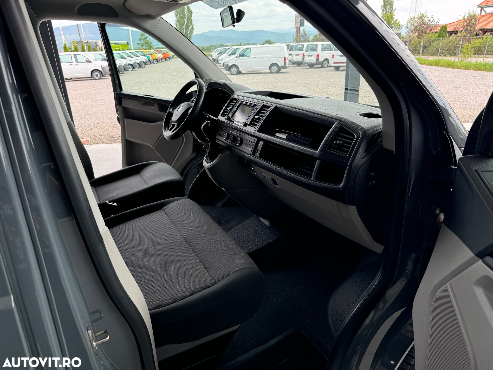 Volkswagen Transporter T6 DSG Lang - 13
