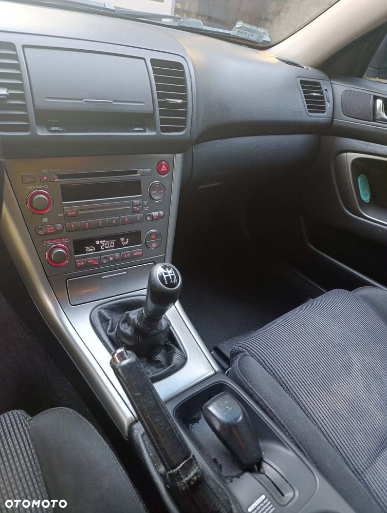 Subaru Legacy 2.5i MT - 11