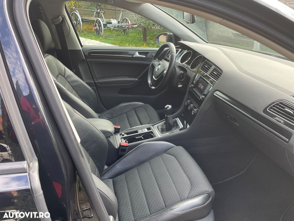 Volkswagen Golf - 26