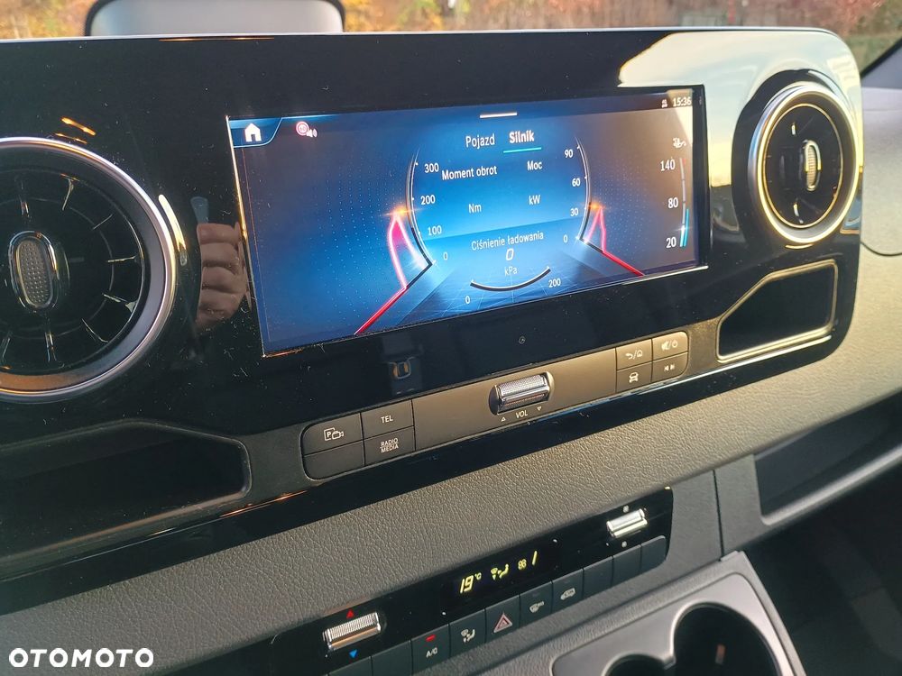 Mercedes-Benz Sprinter - 14