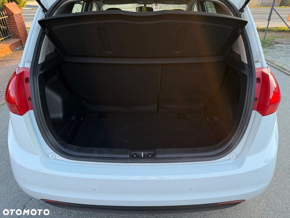 Kia Venga 1.4 CVVT Business Line - 13