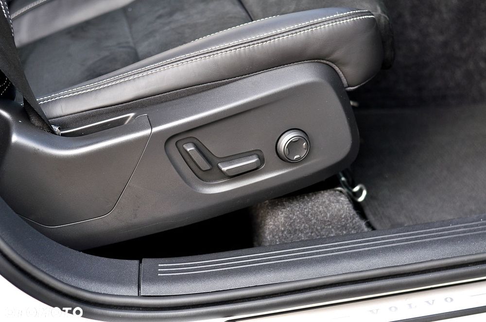 Volvo XC 40 T3 R-Design - 20