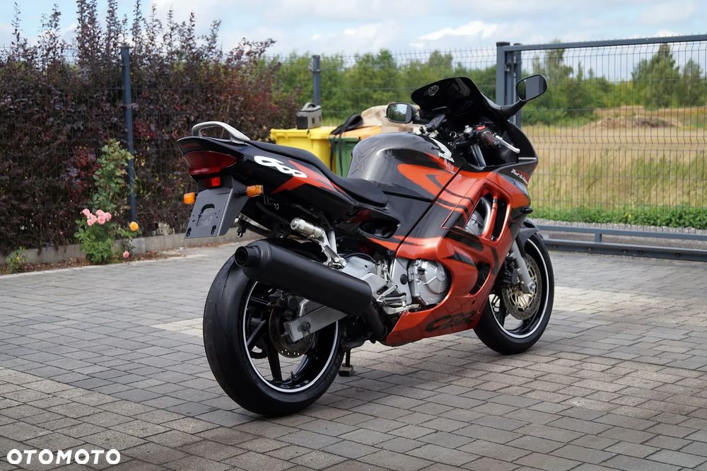 Honda CBR - 10