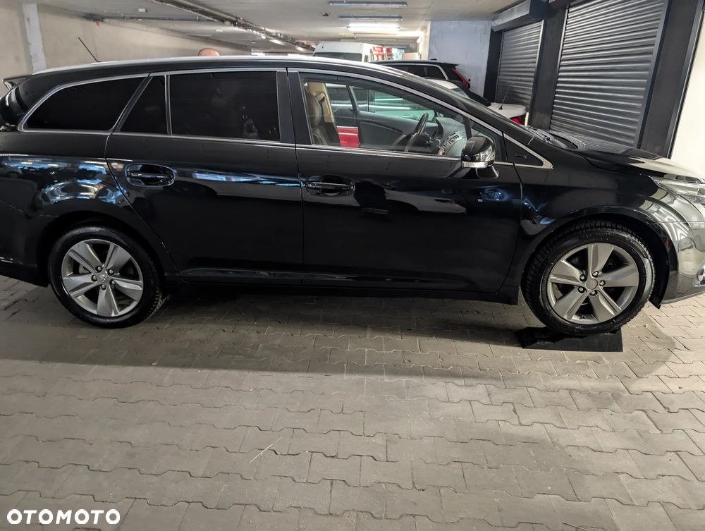 Toyota Avensis - 2