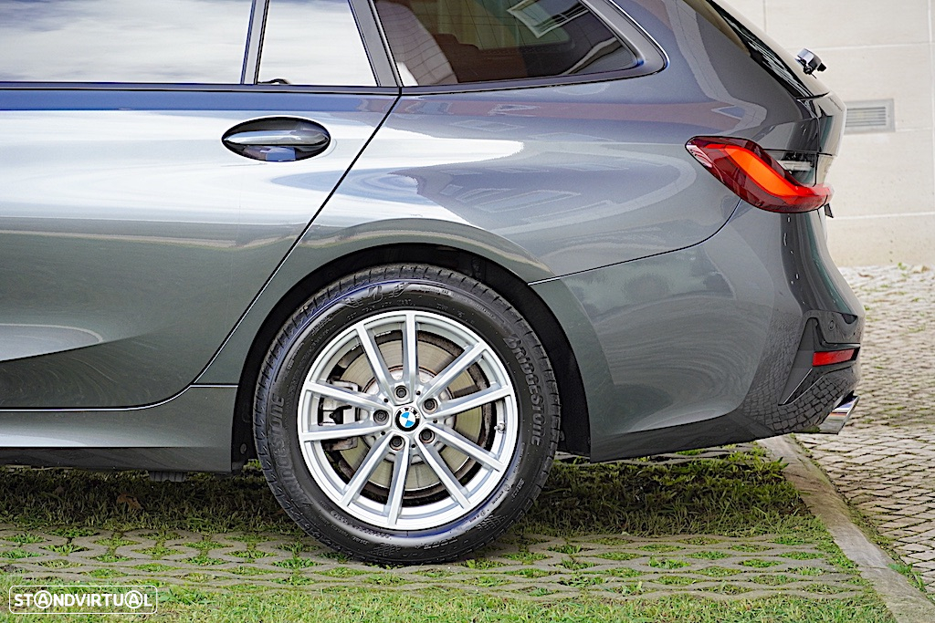 BMW 330 e Touring Auto - 5