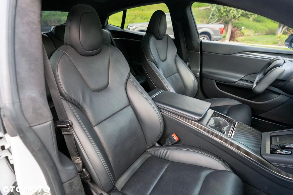 Tesla Model S - 16