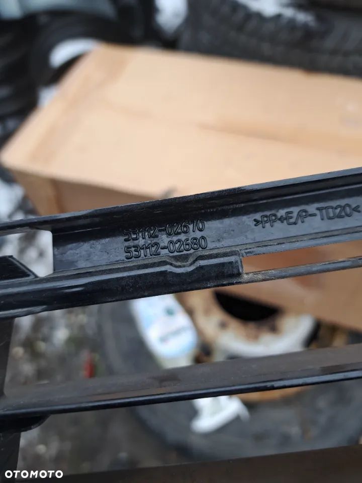 Kratka środkowa Toyota Auris II lift 53112-02670 53112-02680 - 4