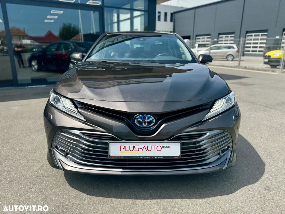 Toyota Camry 2.5 Exclusive - 6
