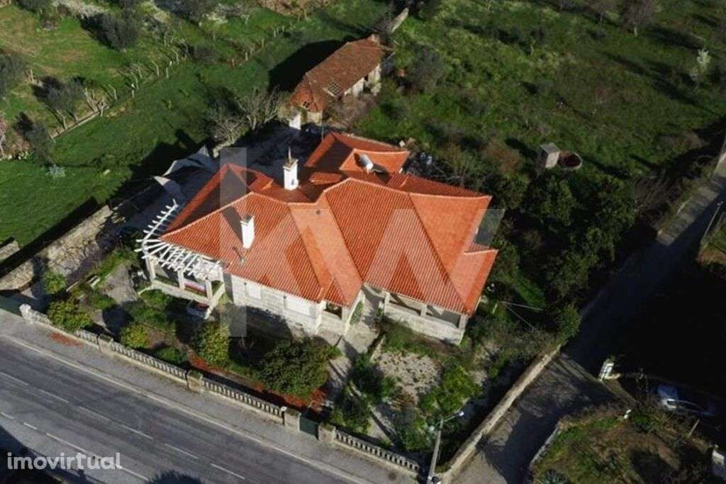 QUINTA com e casa histórica EM GRANITO com 743 m2 de construção e TERR - Grande imagem: 2/48