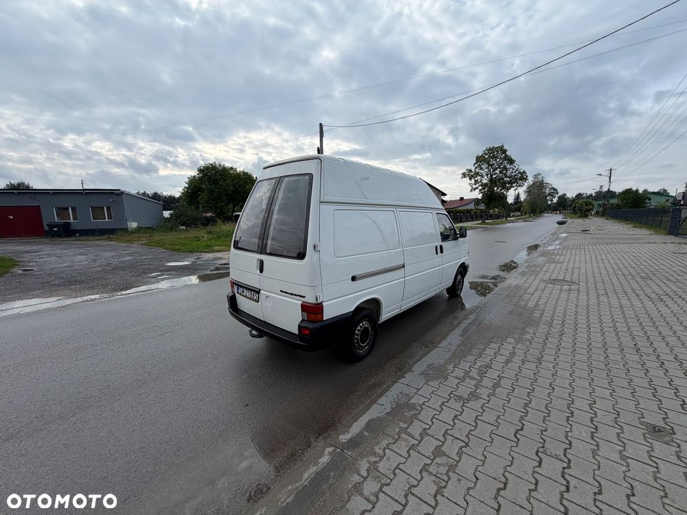 Volkswagen Transporter - 4