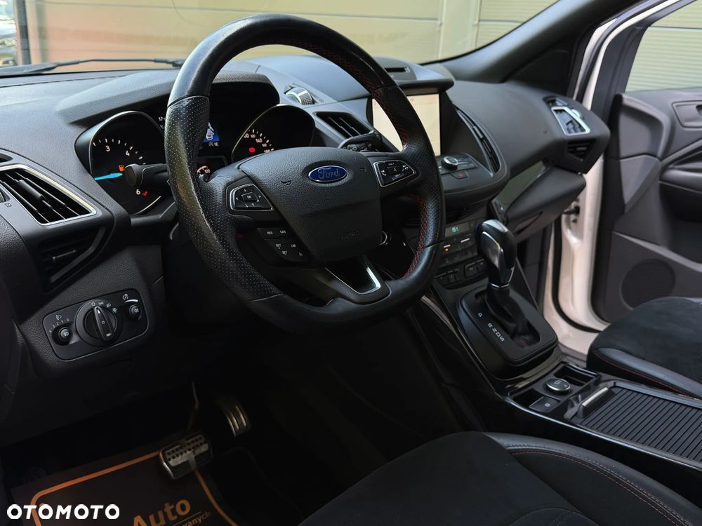 Ford Kuga 2.0 TDCi 4x4 ST-Line - 14