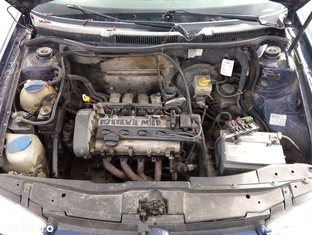 Volkswagen Golf IV (97-06r.) 1.6B 104KM. Silnik ATN,  AUS,  AZD,  BCB Skrzynia ERT,  DLP,  DNZ,  DRZ,  CZB,  DUS,  DUU,  DUV  lakier LB5N.Cały na części. GWARANCJA !!! Przód Tył Zestaw Komplet Drzwi Klapa Zderzak Błotnik Maska Grill Atrapa Szyba Pas Lampa Lusterko Boczki Fotel Kanapa Kokpit Deska Rozdzielcza Przełącznik Włącznik Sterownik Przewody Wiązka Instalacja Moduł Komputer Czujnik Listwa Pompa Alternator Wtryski Głowica Rozrusznik Kompresor Sprzęgło Dwumas Silnik Skrzynia ABS Klimatyzacji Paliwa Wspomagania Kolektor Turbina Przepustnica Zawór Chłodnica Koło Hak Belka Sanki Zawieszenie Mcpherson Półoś Amortyzator Wydech Tłumik Zacisk Most - 10