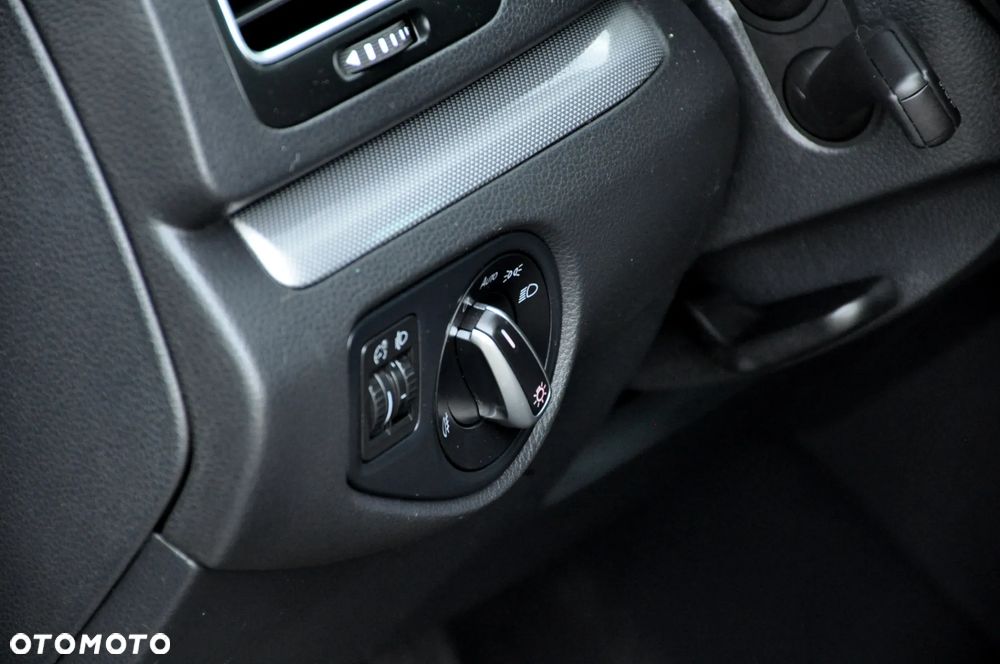 Volkswagen Sharan 2.0 TDI DSG BlueMotion Technology Comfortline - 38