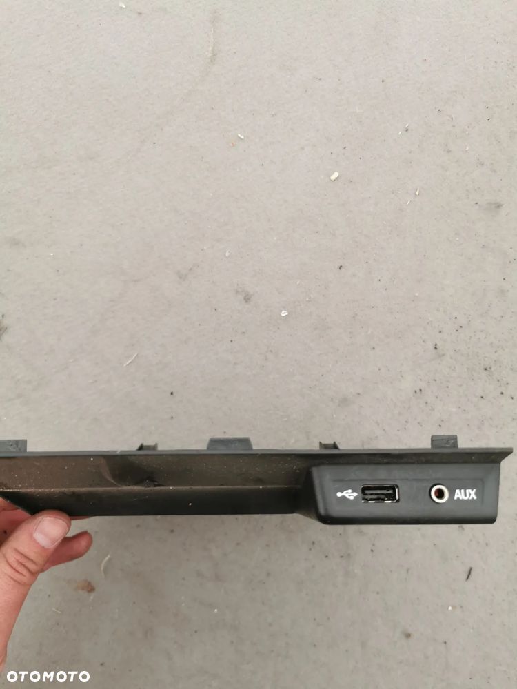 SKODA OCTAVIA III RS 2.0 TSI OSŁONA PANEL USB AUX 5E1857367B - 2